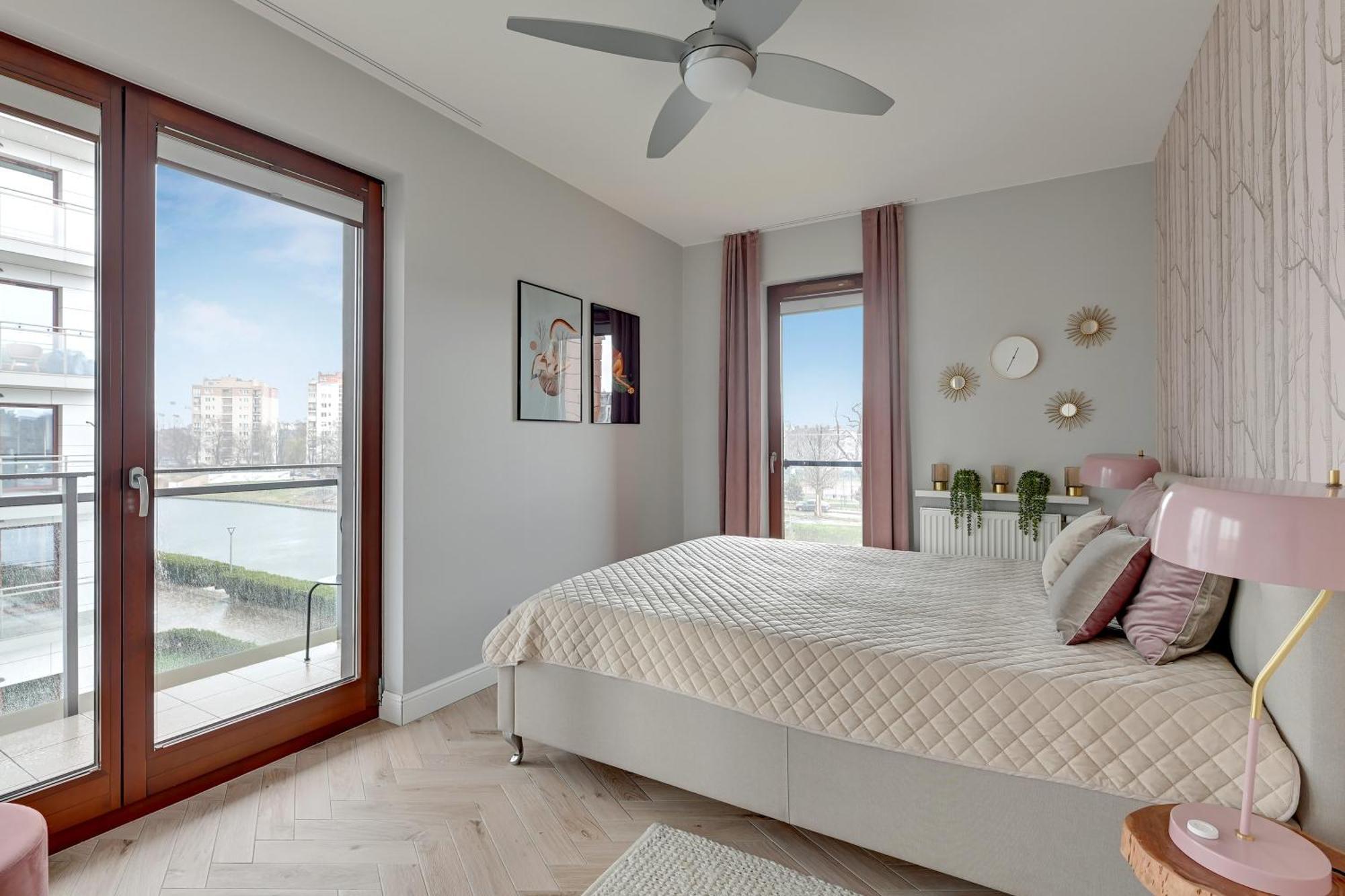 Staywin Riverfront Lofts กดัญสก์ ภายนอก รูปภาพ
